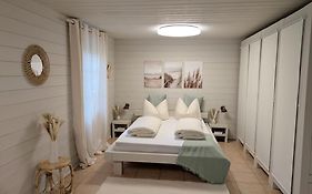 Ferienwohnung Blütenzauber in Idyllischer Lage Nähe Bodensee